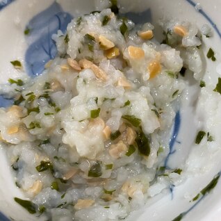 離乳食中期わかめと納豆のお粥